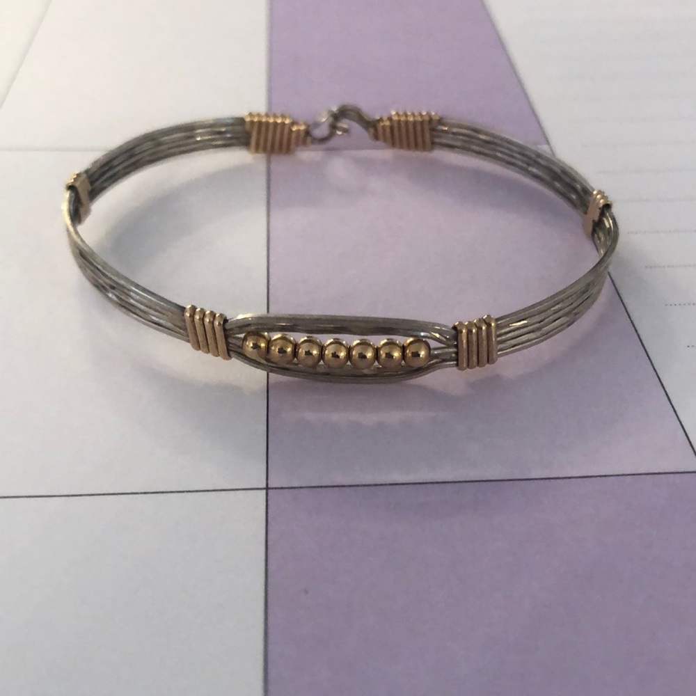 Single pearl bracelet is the only one left!